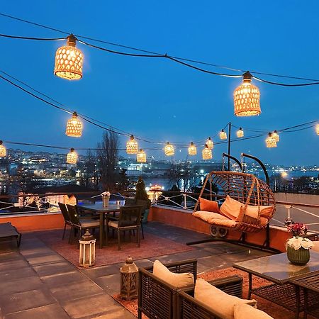 Waterfront Apartment By The Tram - Terrace With Dome & Golden Horn View In Fatih Istambul Exterior foto
