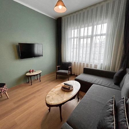 Waterfront Apartment By The Tram - Terrace With Dome & Golden Horn View In Fatih Istambul Exterior foto
