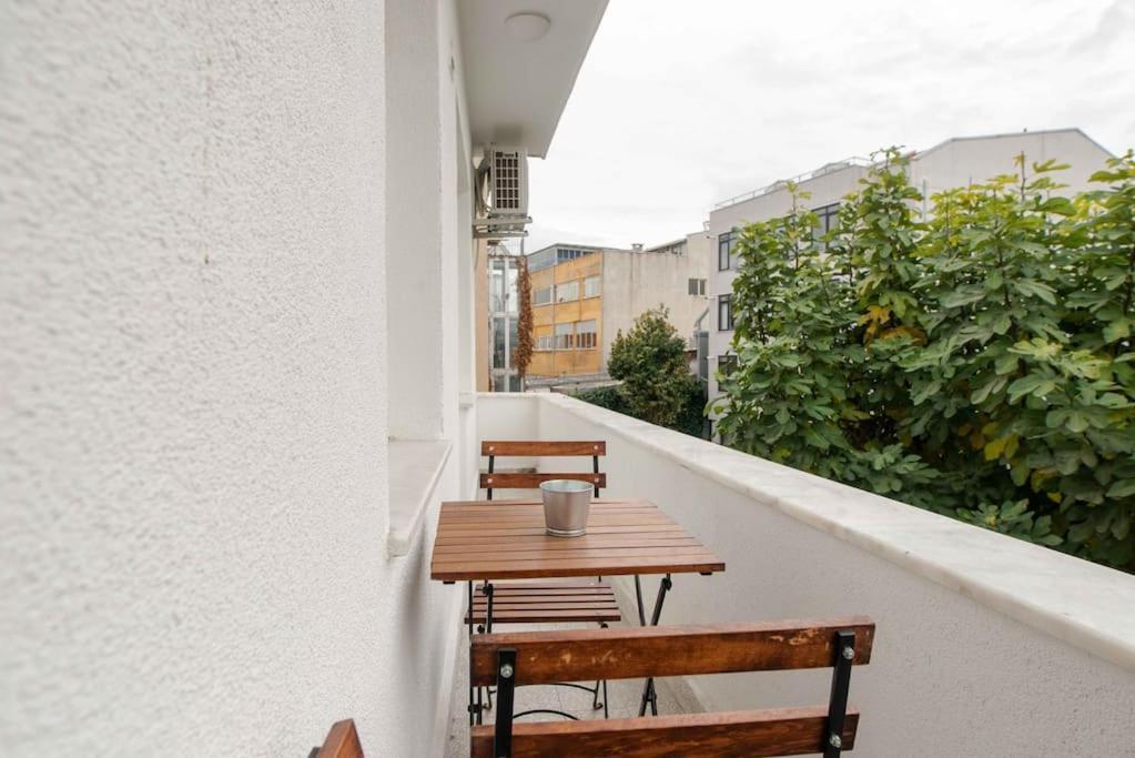 Waterfront Apartment By The Tram - Terrace With Dome & Golden Horn View In Fatih Istambul Exterior foto