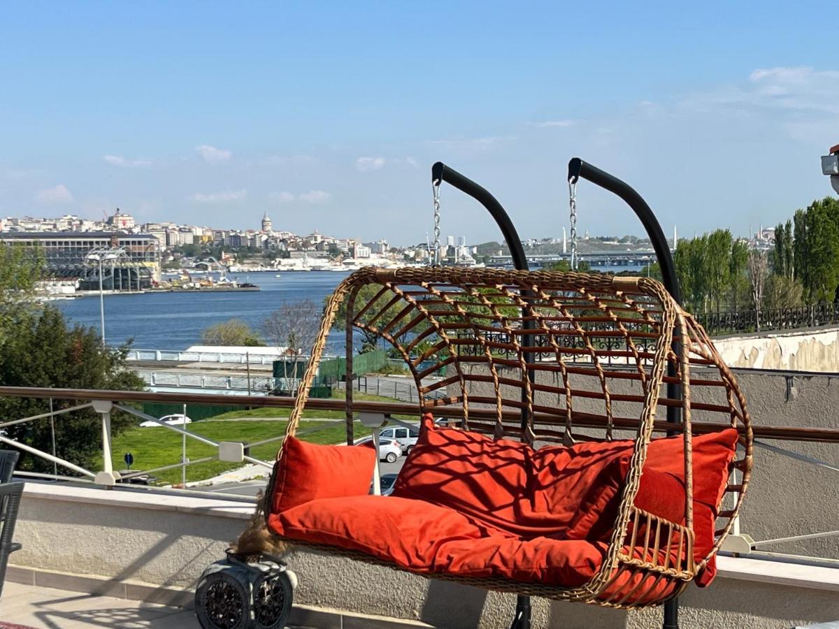 Waterfront Apartment By The Tram - Terrace With Dome & Golden Horn View In Fatih Istambul Exterior foto