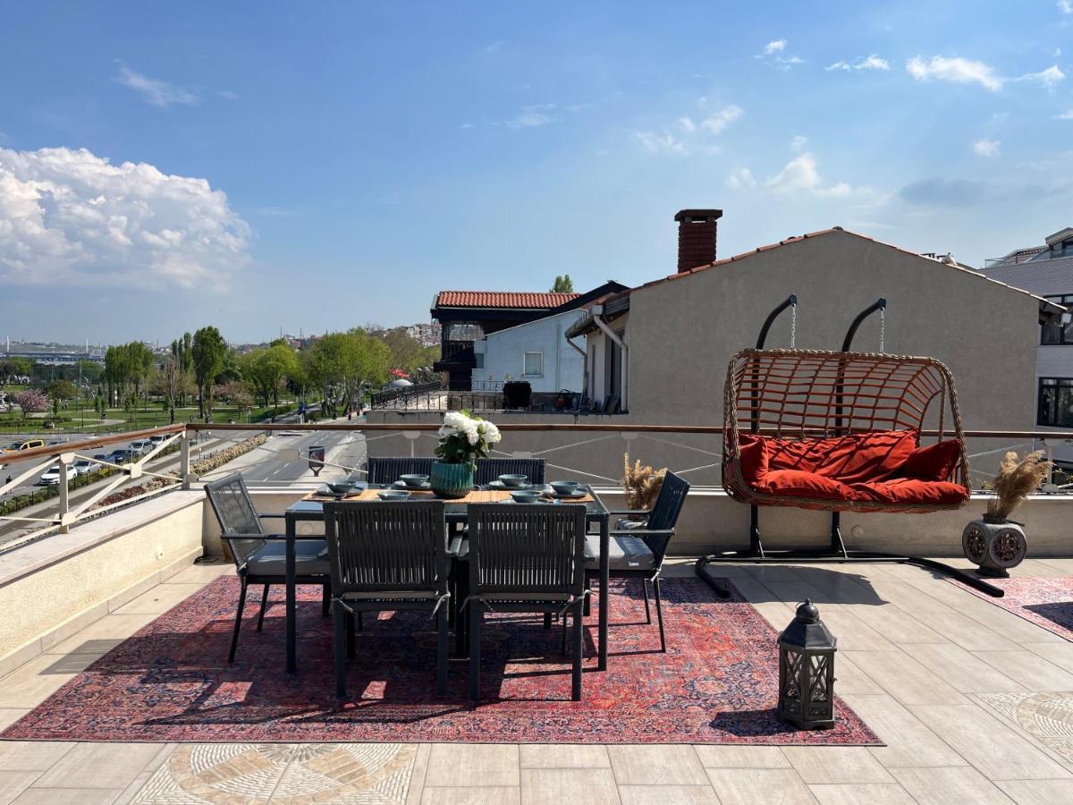 Waterfront Apartment By The Tram - Terrace With Dome & Golden Horn View In Fatih Istambul Exterior foto