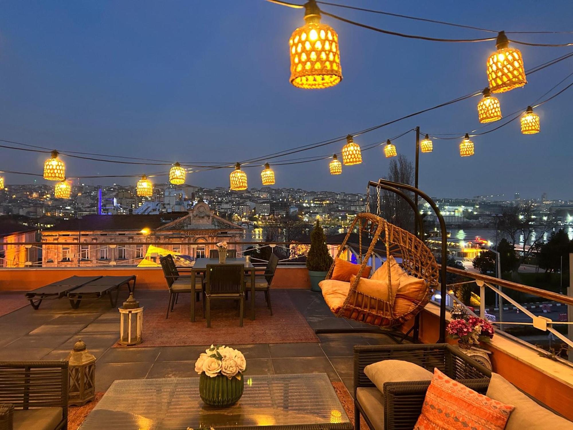Waterfront Apartment By The Tram - Terrace With Dome & Golden Horn View In Fatih Istambul Exterior foto