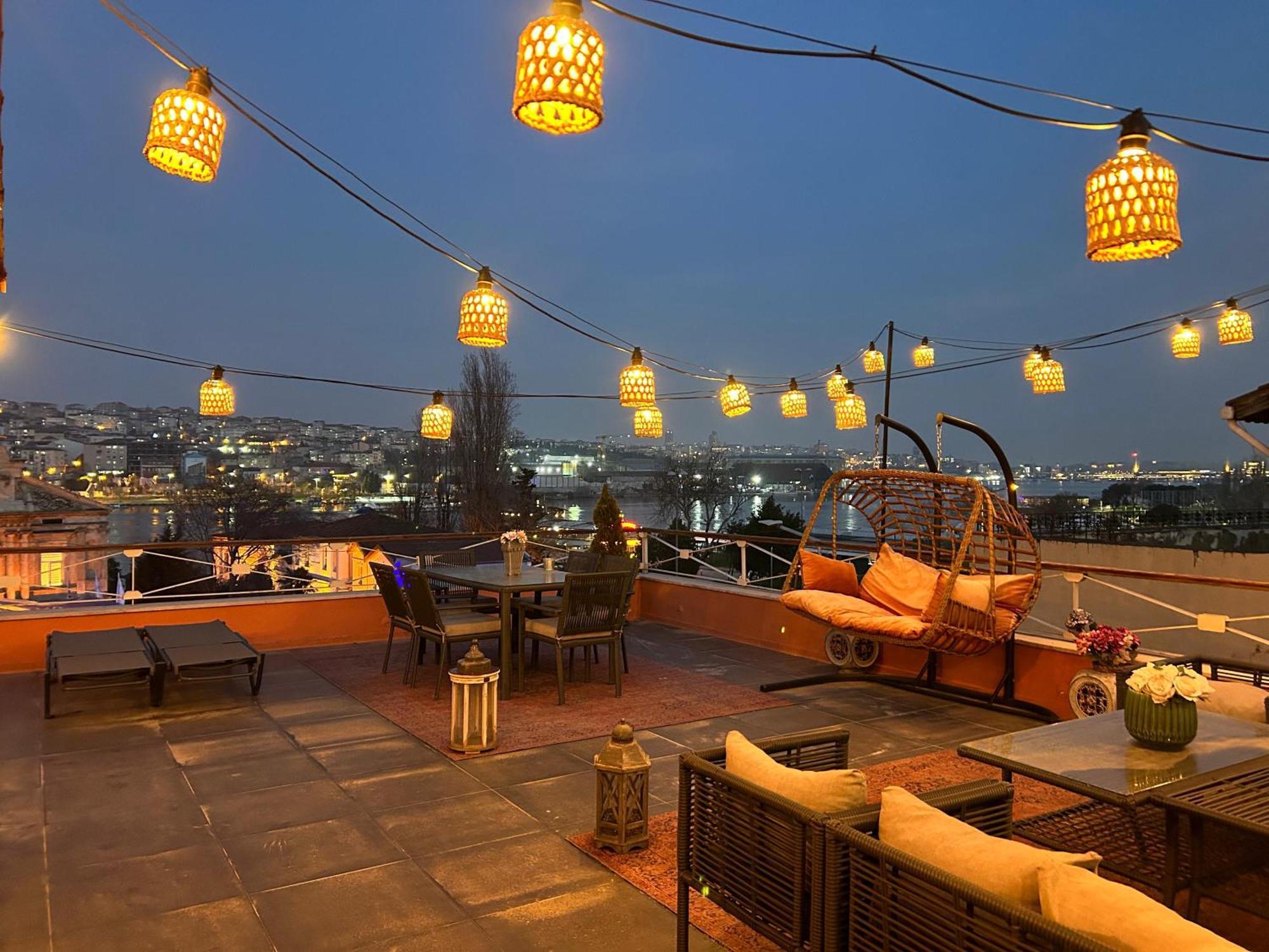Waterfront Apartment By The Tram - Terrace With Dome & Golden Horn View In Fatih Istambul Exterior foto