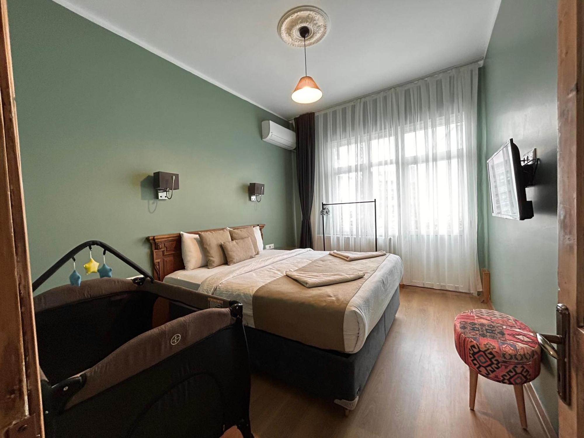 Waterfront Apartment By The Tram - Terrace With Dome & Golden Horn View In Fatih Istambul Exterior foto