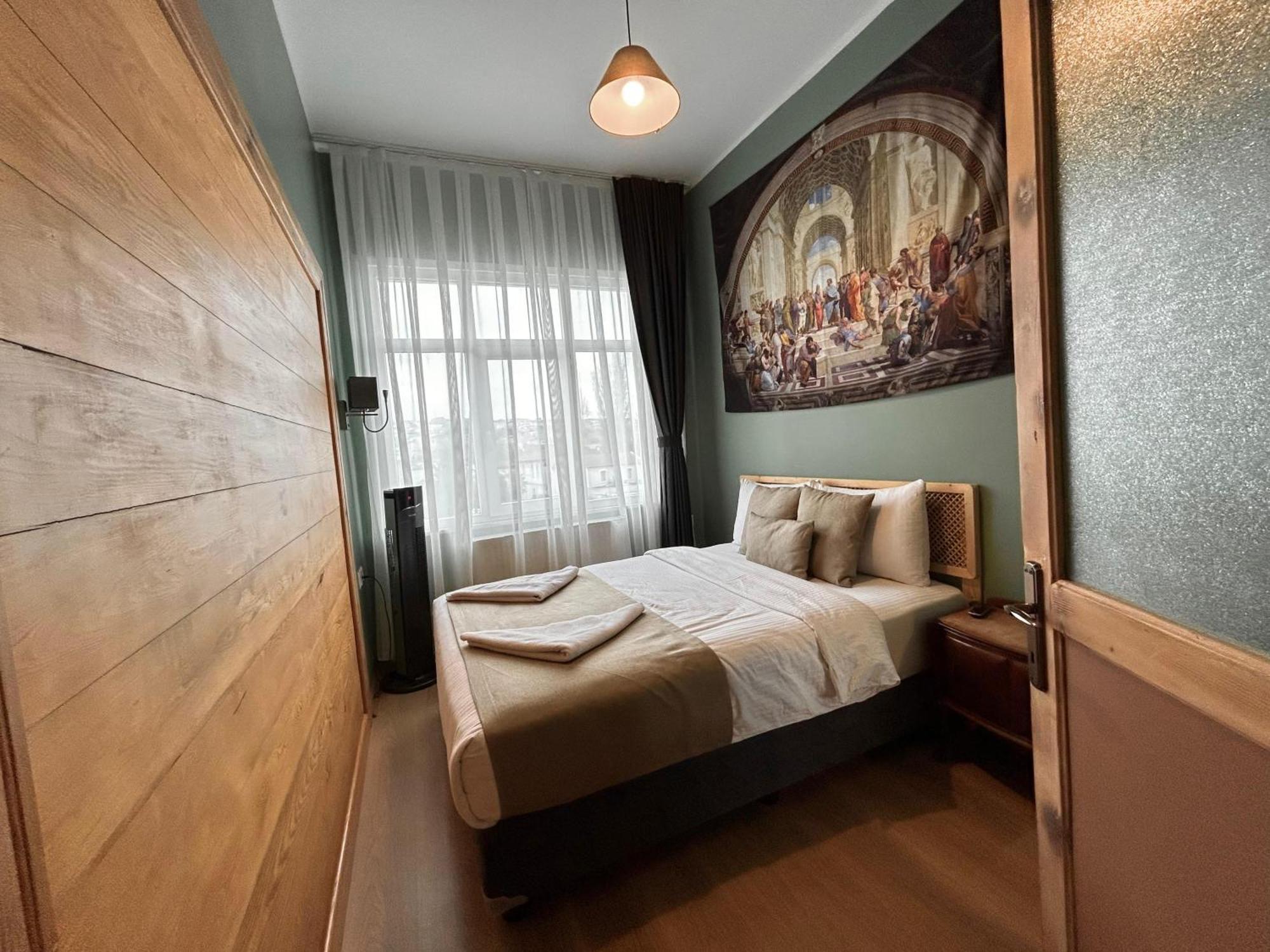 Waterfront Apartment By The Tram - Terrace With Dome & Golden Horn View In Fatih Istambul Exterior foto