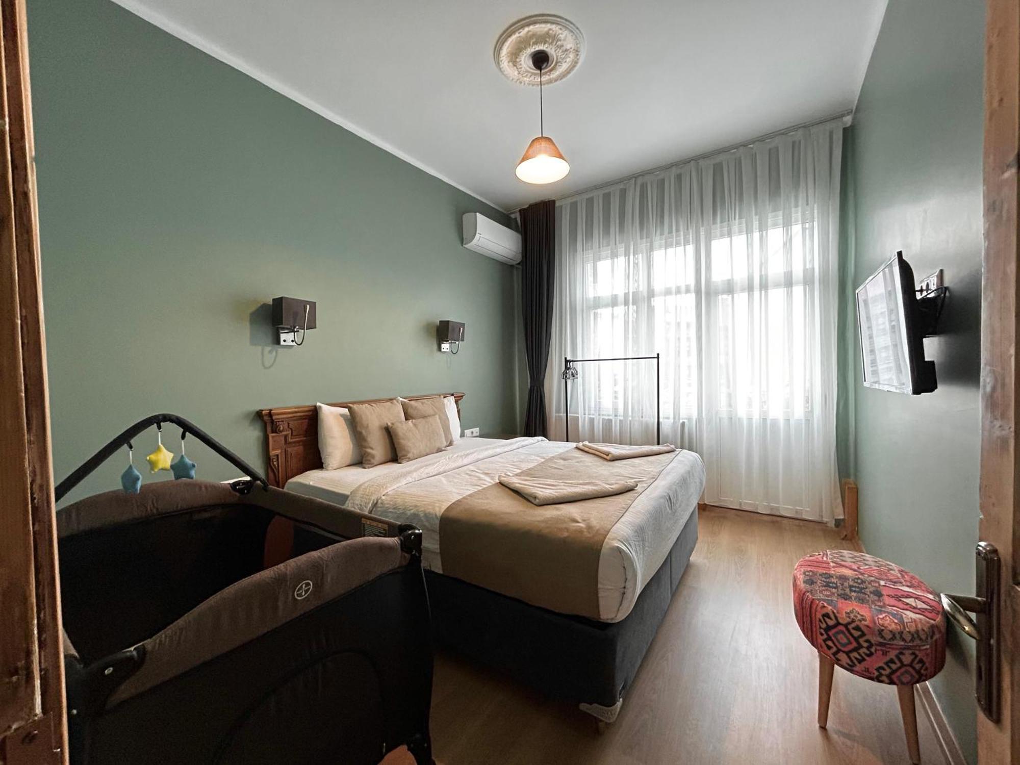 Waterfront Apartment By The Tram - Terrace With Dome & Golden Horn View In Fatih Istambul Exterior foto