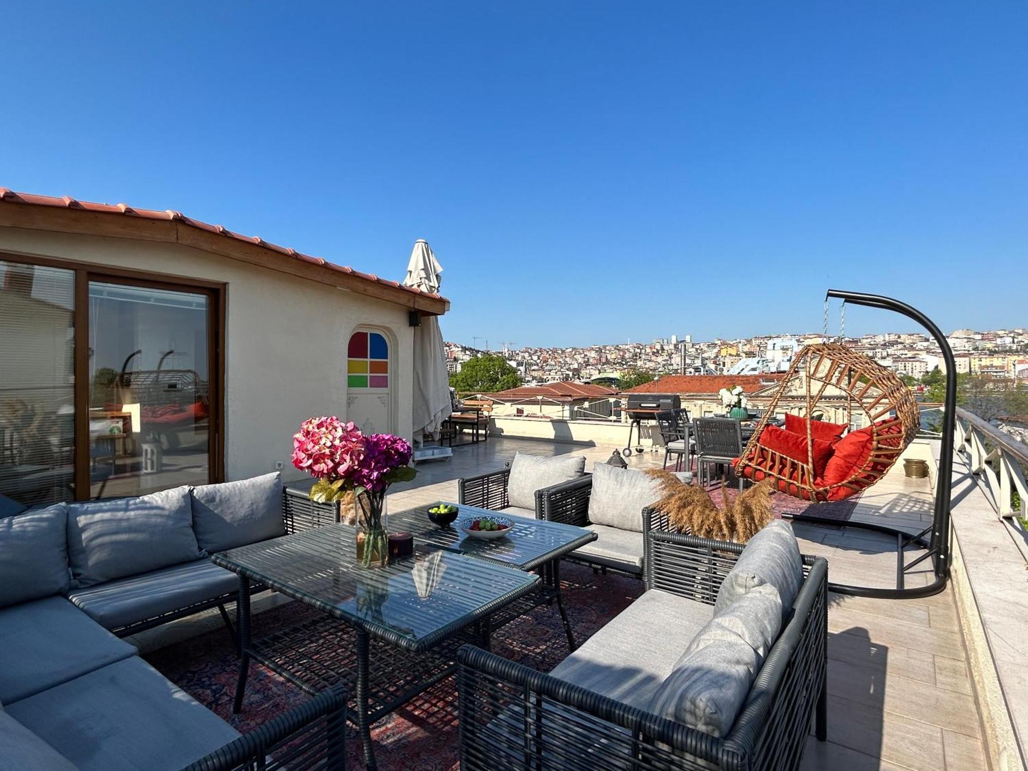 Waterfront Apartment By The Tram - Terrace With Dome & Golden Horn View In Fatih Istambul Exterior foto